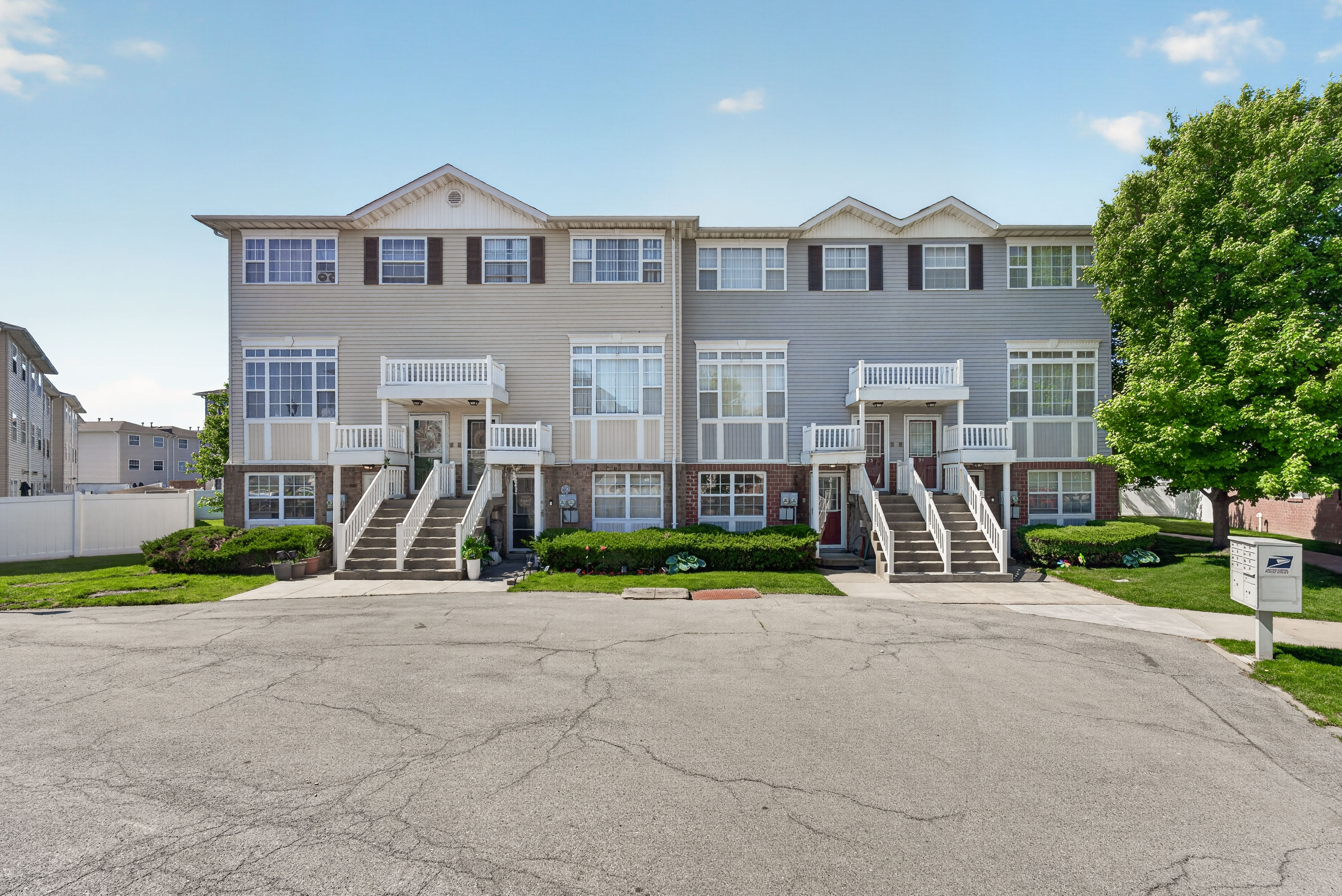Video tour still — 93 Admiral Ct, Bronx, NY, 10473