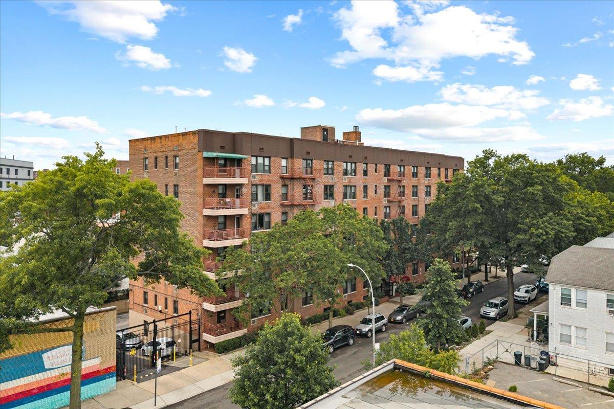 Video tour still — 2015 St Paul Avenue  Bronx, NY 10461